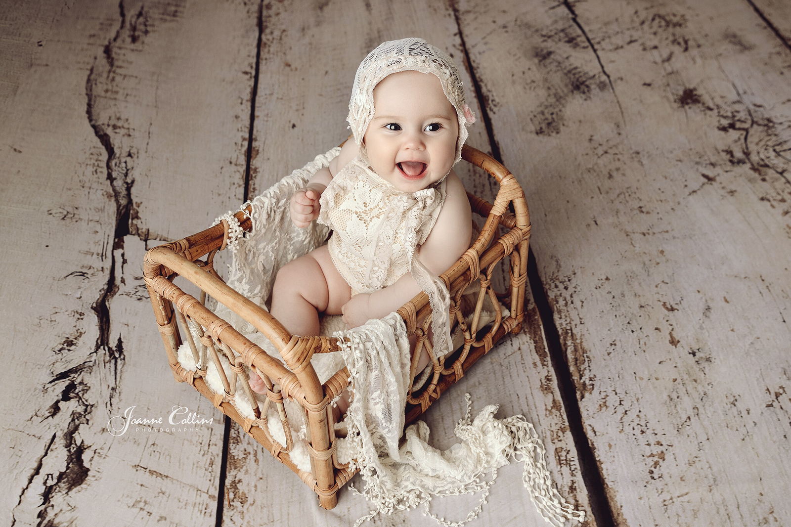 sitter photographer sittingbourne kent baby girl in cute vintage bonnet and romper set